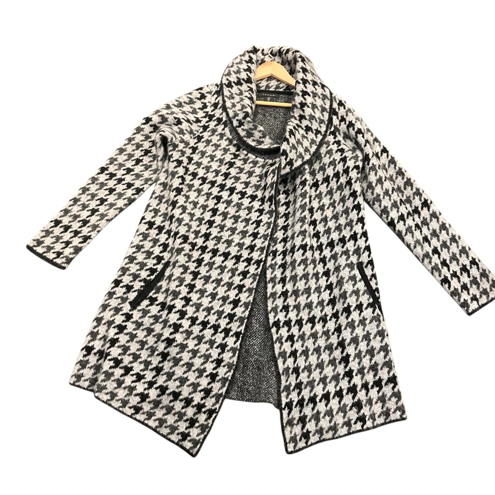 Tahari Houndstooth Coat - Black and White Size Large Very Good Condition